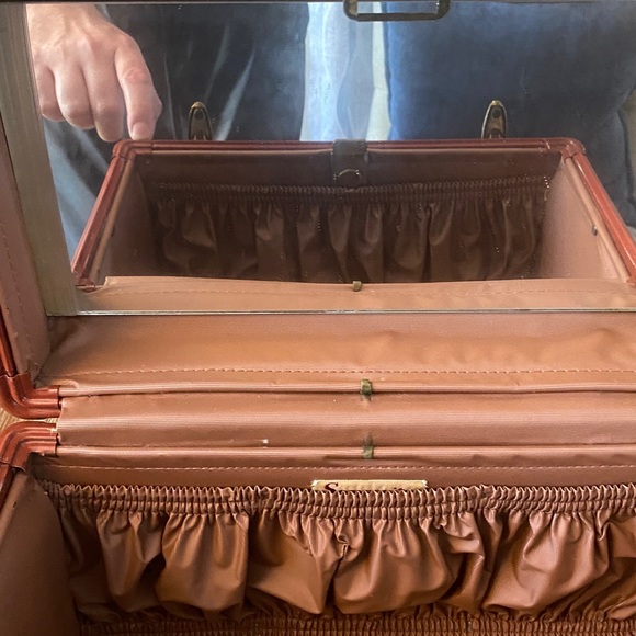 Samsonite Classic Chestnut Train Case - Picture 13 of 16